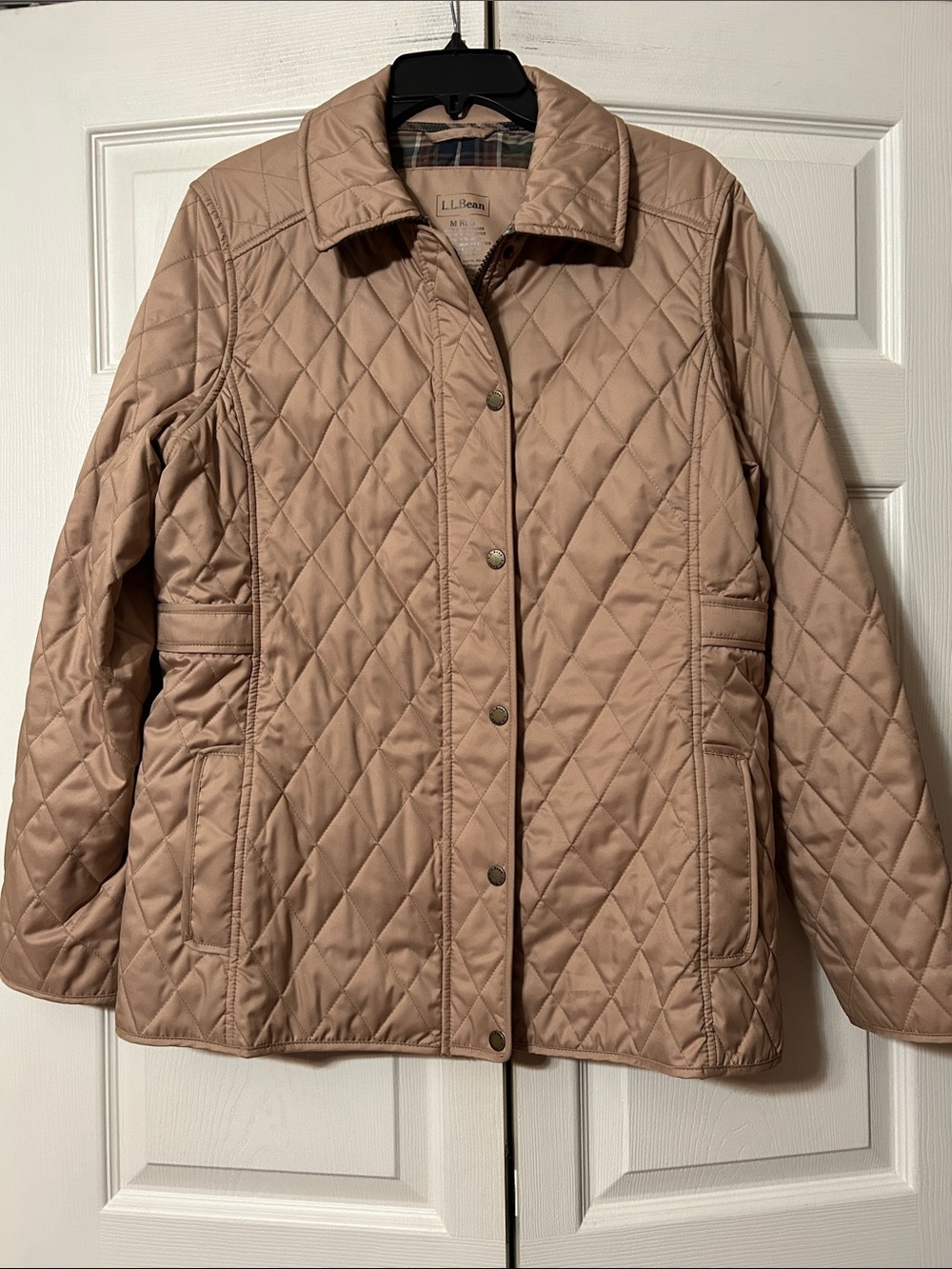 L.L. Bean Medium, Diamond pattern Quilted Riding Jacket Beige with plaid lining